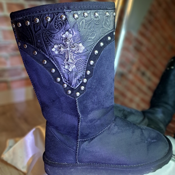 An Aww Sooo Soft Fleece Interior - Picture 10 of 10